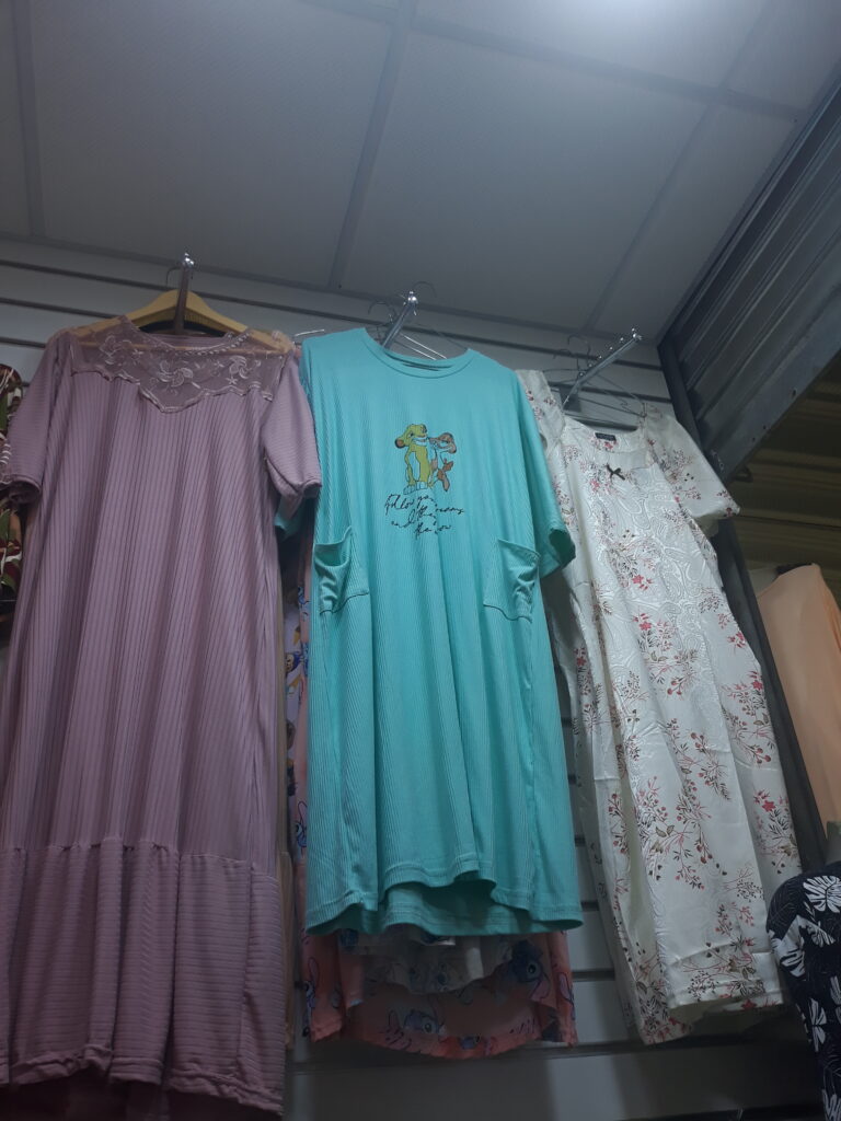 ملابس النساىية