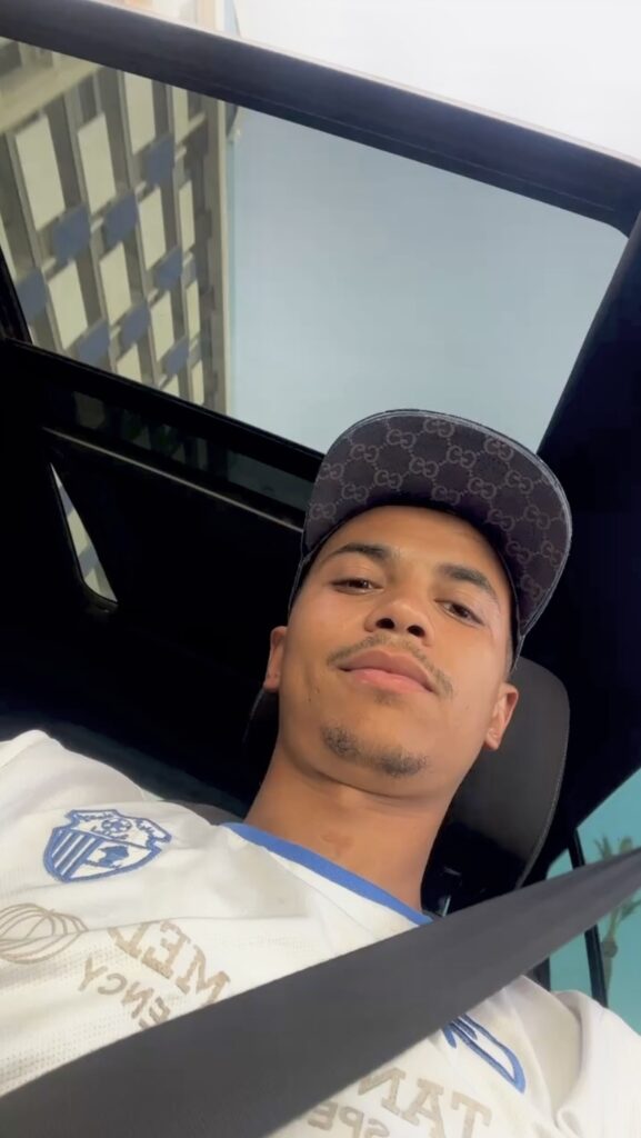 طلب عملا كا سائق شاحنة