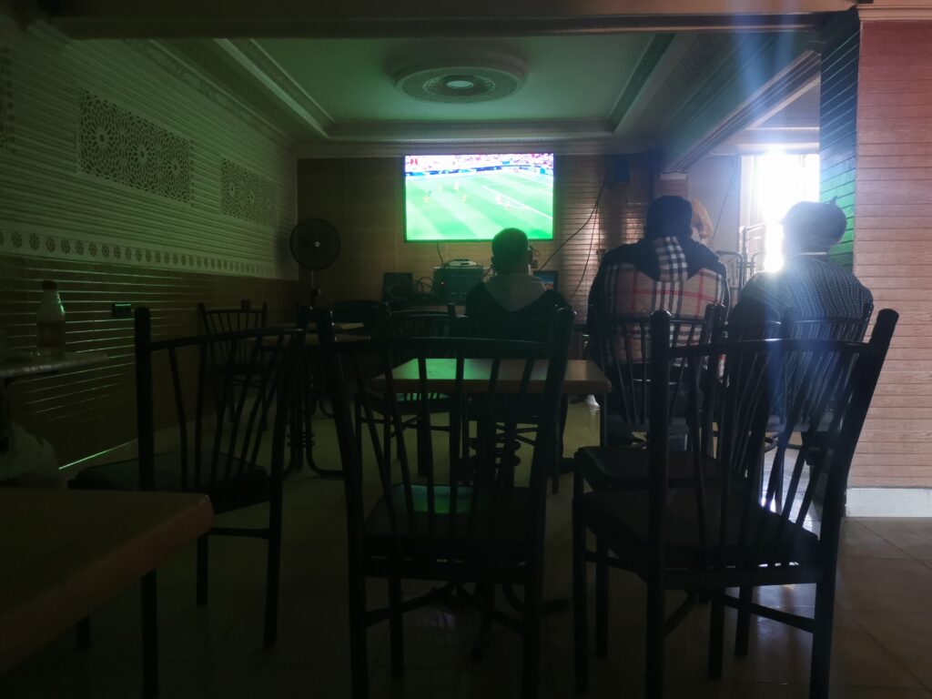 مطلوب جوج بنات وحدة كوزينة وحدة تسربيا فالعطوية 0669128515