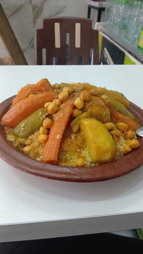 النظافة و طبخ بالمبيت