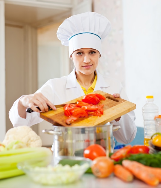 مطلوب طباخة للمبيت كزا cherche femme de cuisine