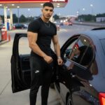 أنا أحتاج الى عمل يعني أريد أن أعمل سائق شخصي أو عائلي