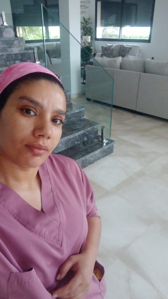 انا أعمل في النظافة و مربية سيدي رحال