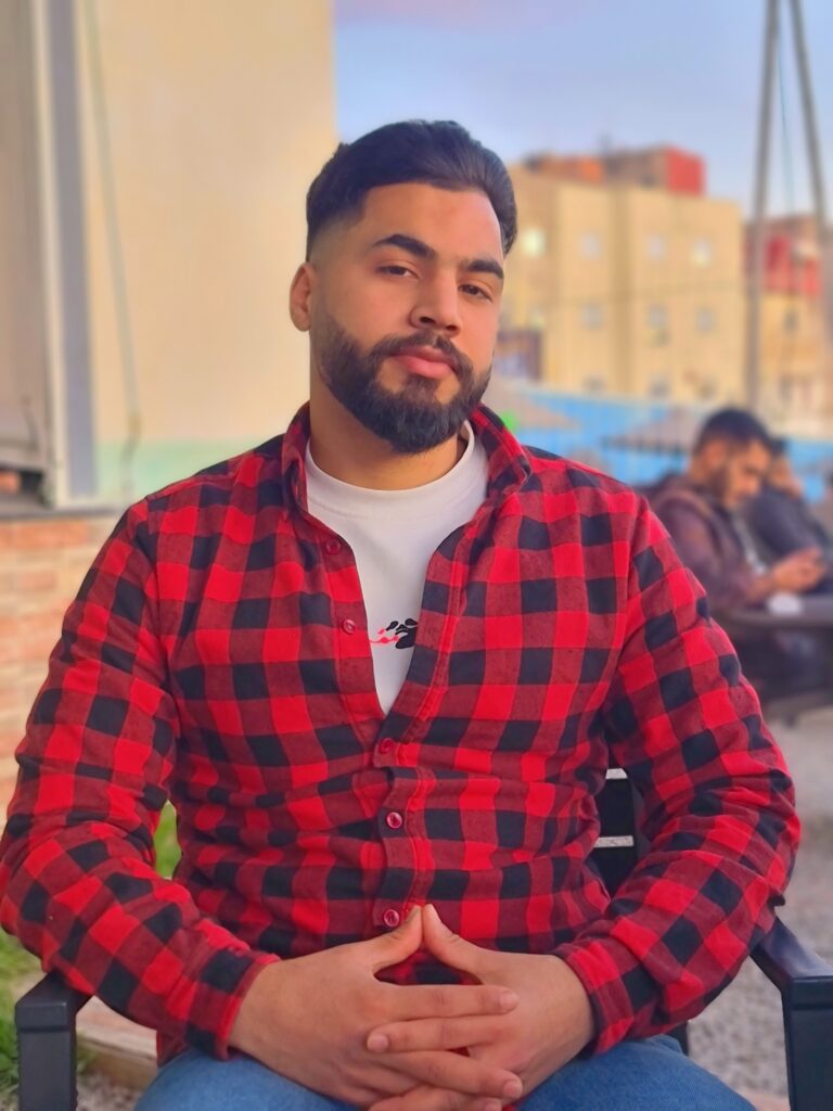أعمل كسائق توصيل في مدينة فاس لي جميع الطلبات
